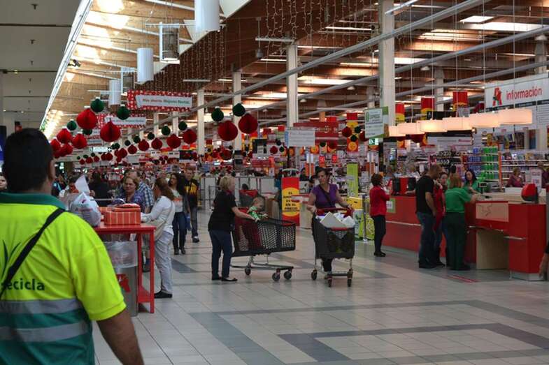 Interior del hipermercado de Alcampo Telde (Foto TA)